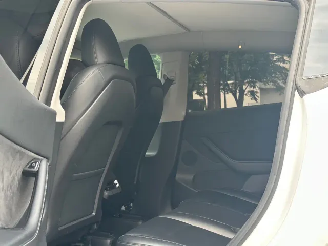 Tesla Model Y — Фото автомобиля 8