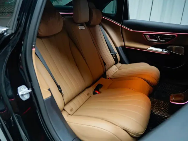 Mercedes-Benz E-Class — Фото автомобиля 8