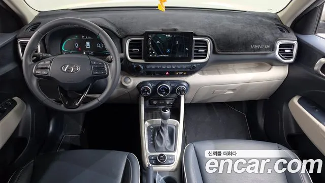 Hyundai Venue — Фото автомобиля 7