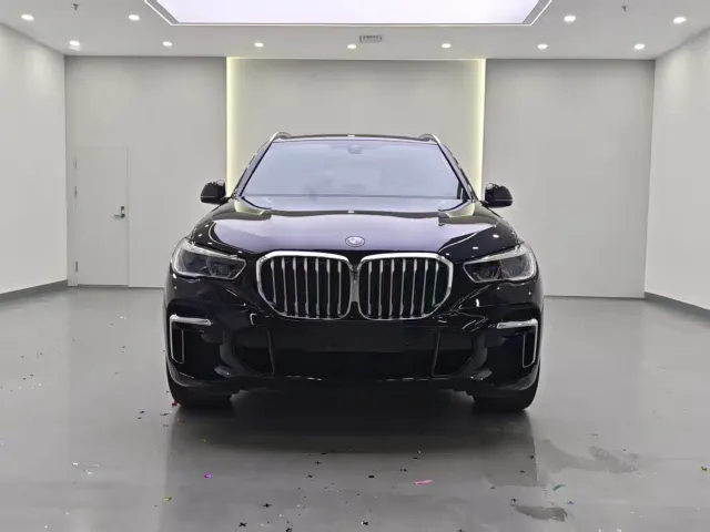 Фотография автомобиля — BMW X5