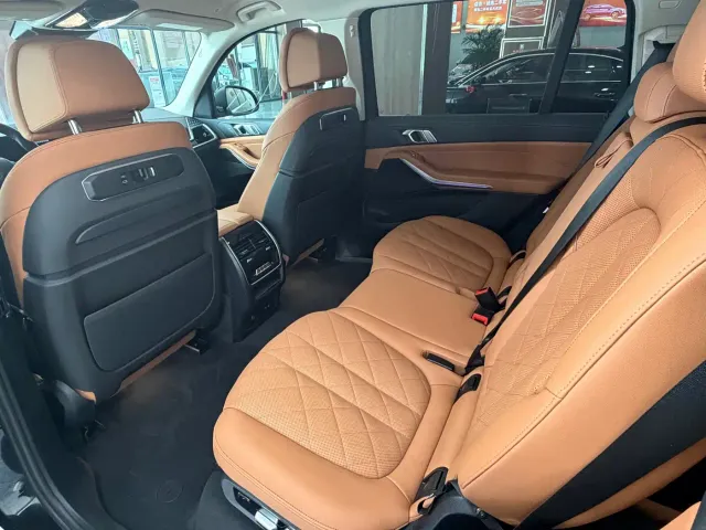 BMW X7 — Фото автомобиля 13