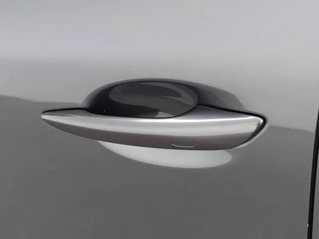 Mazda Axela — Фото автомобиля 18