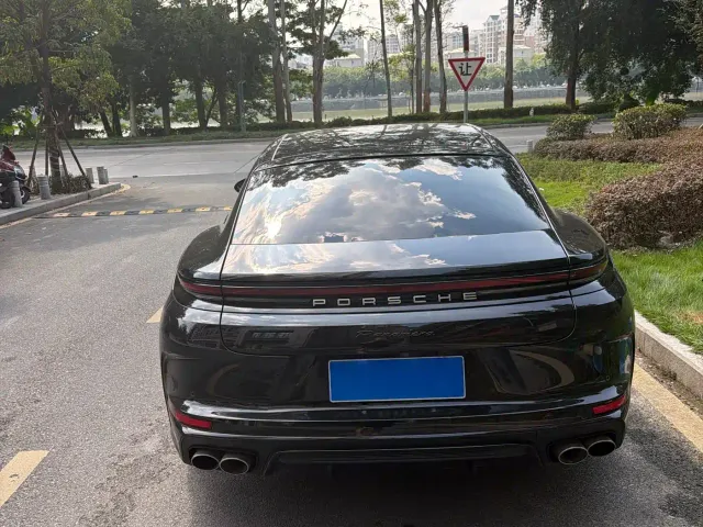 Porsche Panamera — Фото автомобиля 9