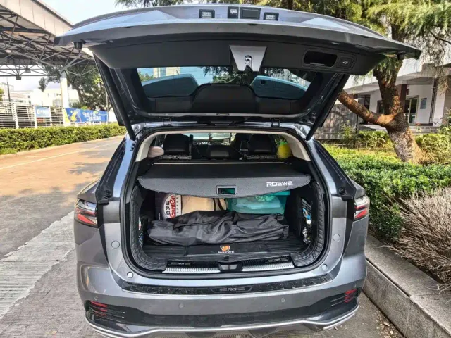 Roewe RX5 — Фото автомобиля 4