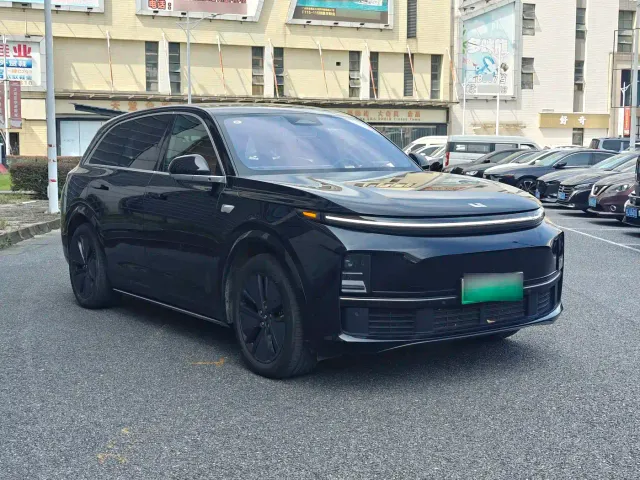 Li Auto L7 — Фото автомобиля 2