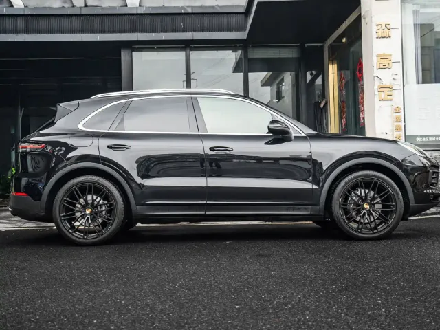 Porsche Cayenne — Фото автомобиля 3
