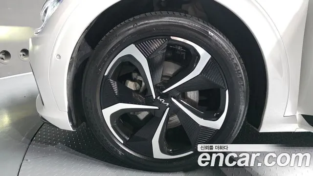 Kia EV6 — Фото автомобиля 5