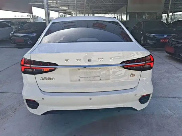 Roewe i5 — Фото автомобиля 5