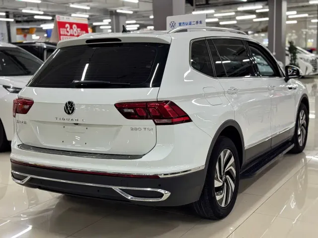 Volkswagen Tiguan L — Фото автомобиля 10