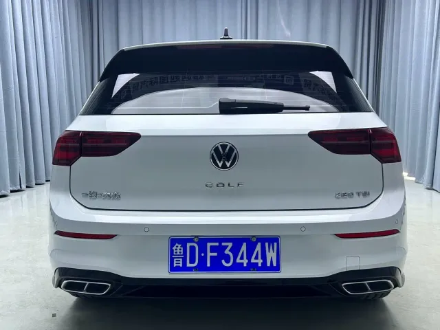 Volkswagen Golf — Фото автомобиля 20