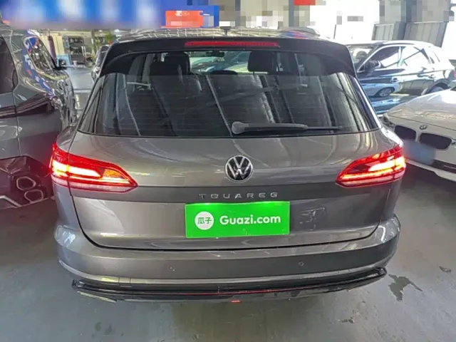 Volkswagen Touareg — Фото автомобиля 5