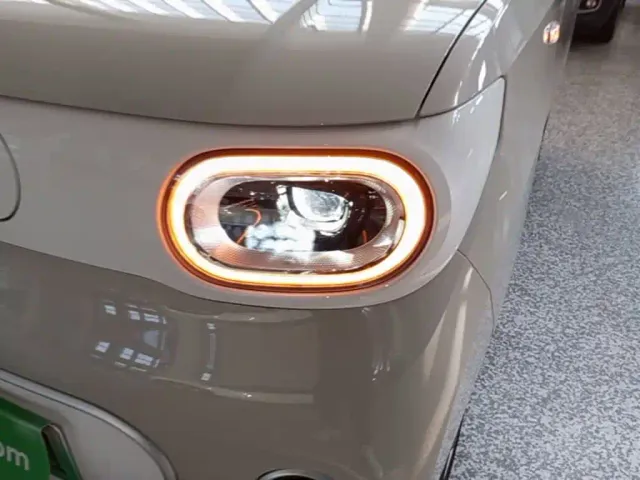 Wuling Hongguang Mini EV — Фото автомобиля 23