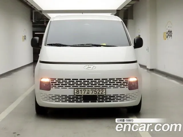 Фотография автомобиля — Hyundai Staria