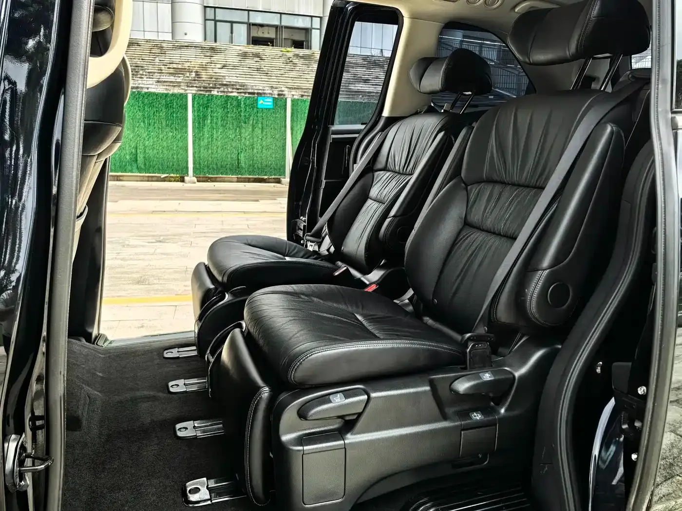 Honda Odyssey 2022 2.0L e:HEV Sharp·Leading Edition — Фото автомобиля 9
