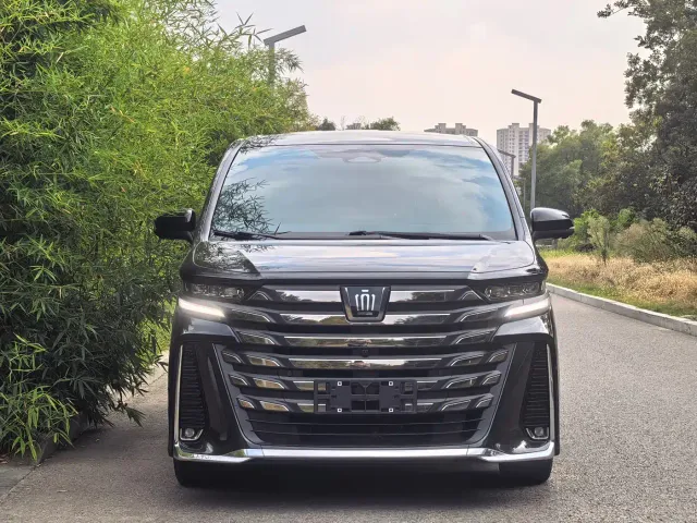 Toyota Vellfire — Фото автомобиля 2