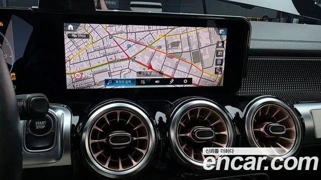 Mercedes-Benz EQB — Фото автомобиля 14