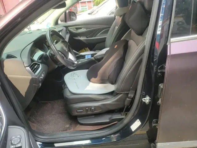 Buick Enclave — Фото автомобиля 13