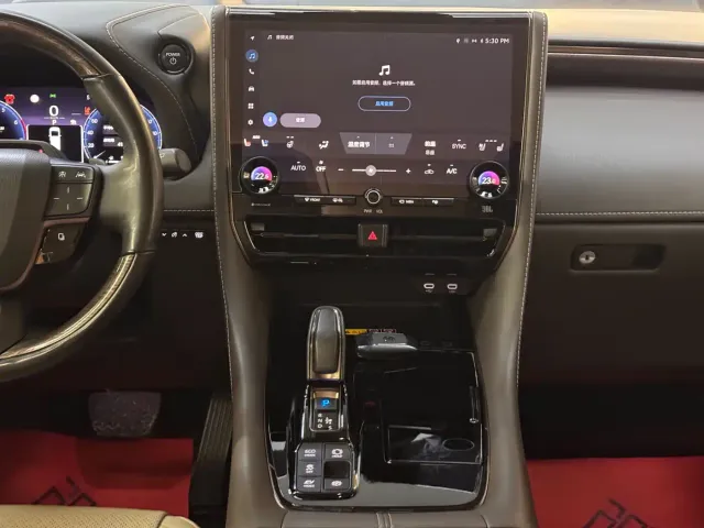 Toyota Alphard — Фото автомобиля 27