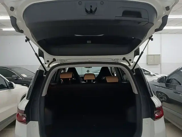 Geely Haoyue PRO — Фото автомобиля 18