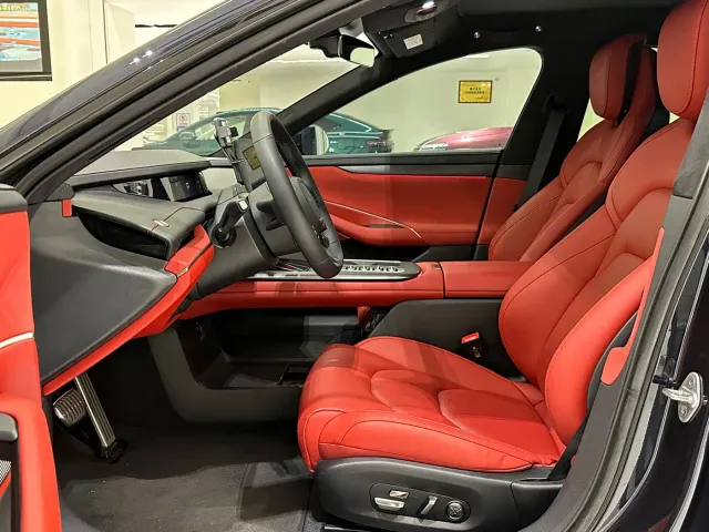 Xiaomi SU7 — Фото автомобиля 9