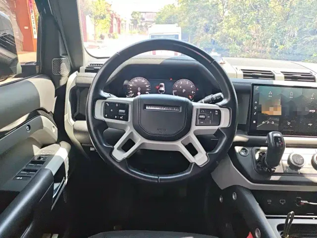 Land Rover Defender — Фото автомобиля 2