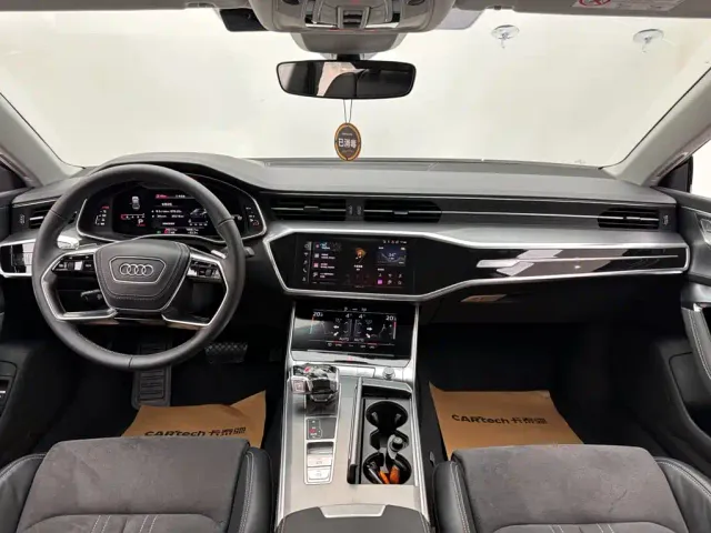 Audi A7L — Фото автомобиля 10