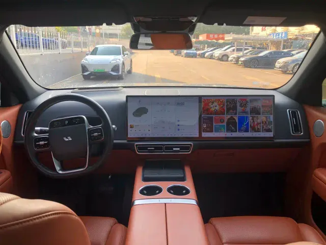 Li Auto L7 — Фото автомобиля 10