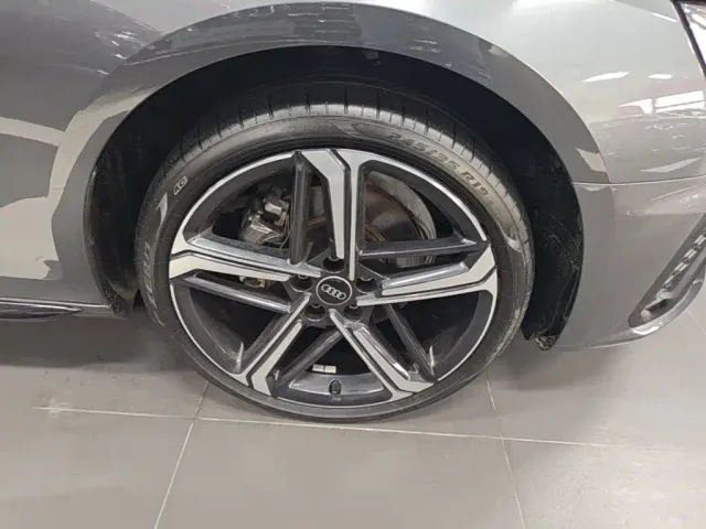 Audi A4L — Фото автомобиля 11