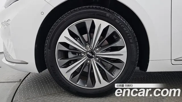Kia K8 Hybrid — Фото автомобиля 5
