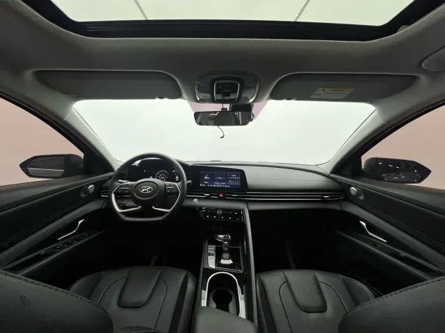 Hyundai Elantra — Фото автомобиля 11