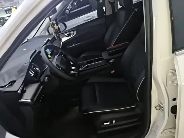 Wuling Jiachen — Фото автомобиля 14