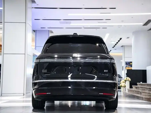 Nio ES8 — Фото автомобиля 6