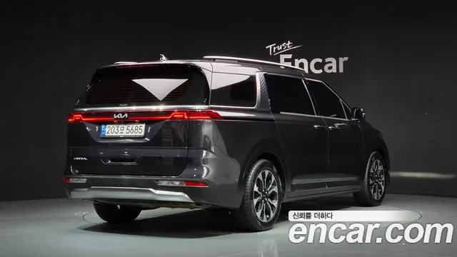 Kia Canival Carnival 4 поколение Дизель 7 мест Signature — Фото автомобиля 2
