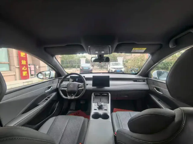BYD Qin PLUS 2025 DM-i Smart Drive 55KM Leader — Фото автомобиля 5
