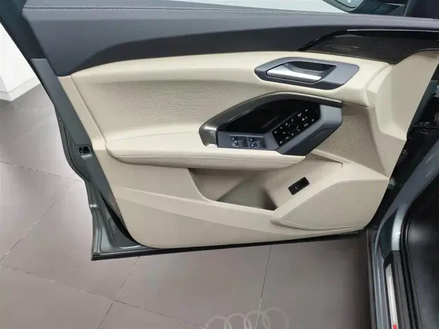 Audi Q5L — Фото автомобиля 10