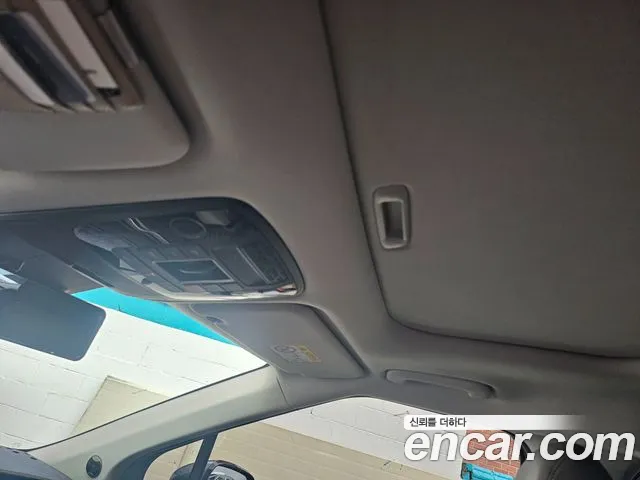 Kia Carnival Generation 4 — Фото автомобиля 10