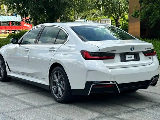 BMW i3 — Фото автомобиля 10
