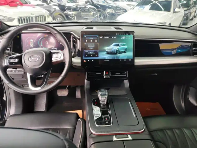 GAC Trumpchi GS8 — Фото автомобиля 12