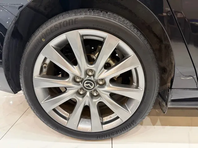 Mazda Axela — Фото автомобиля 20