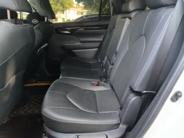 Toyota Highlander — Фото автомобиля 13