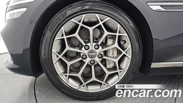 Genesis G80 Бензин 2.5 турбо AWD — Фото автомобиля 3