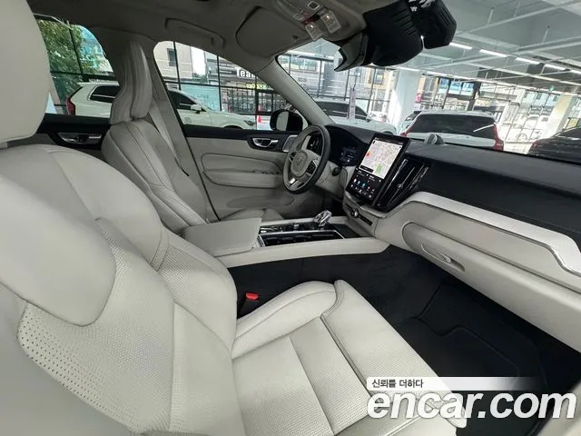 Вольво XC60 — Фото автомобиля 7