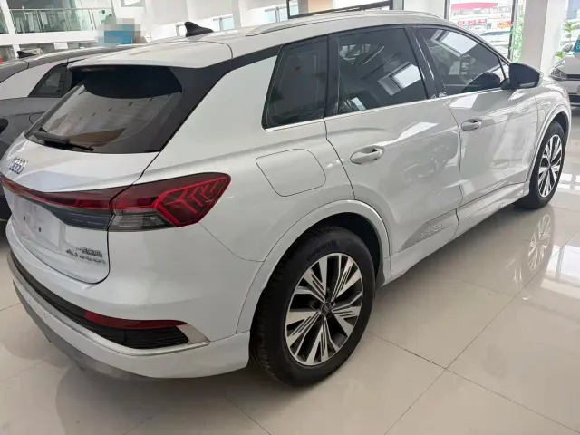 Audi Q4 e-tron — Фото автомобиля 5