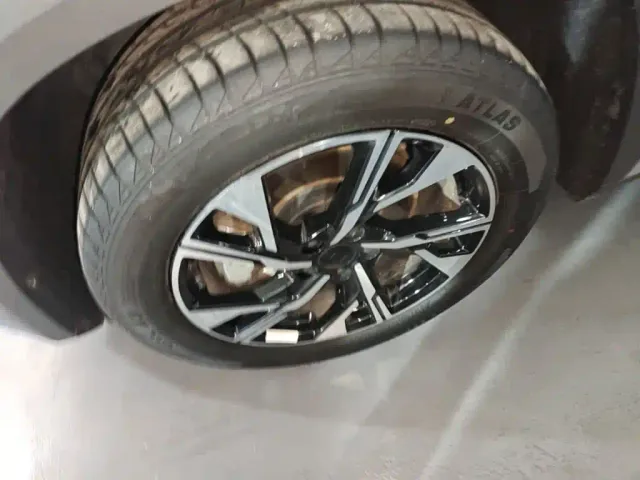 Geely Boyue L — Фото автомобиля 22