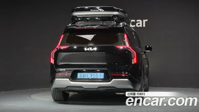 Kia EV9 — Фото автомобиля 4