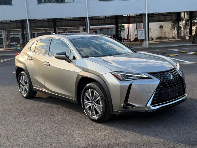 Lexus UX — Фото автомобиля 3