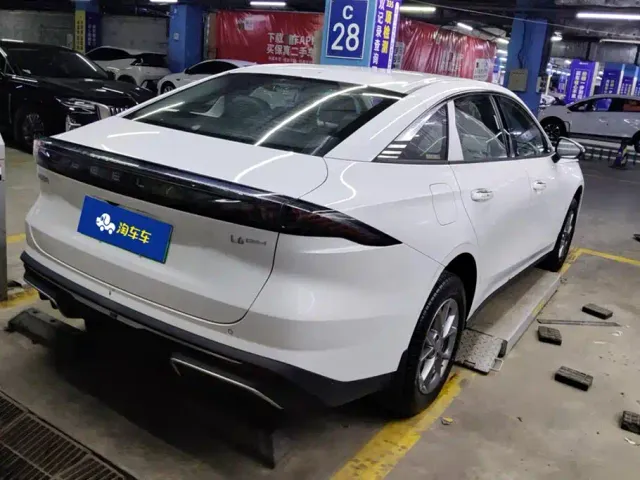 Geely Galaxy L6 — Фото автомобиля 3