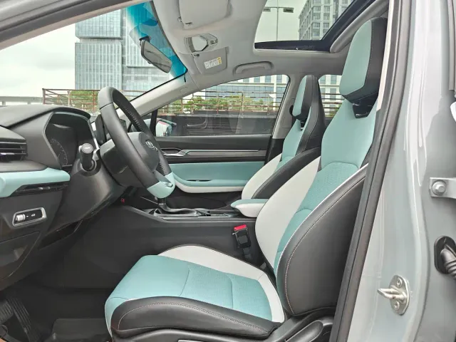 Geely Emgrand S — Фото автомобиля 9