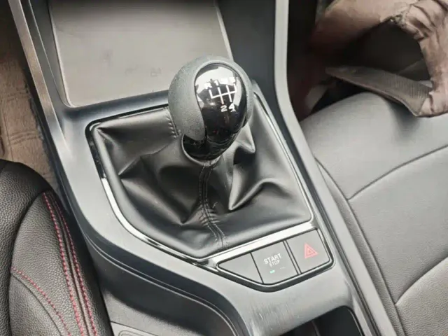 Roewe i5 — Фото автомобиля 13
