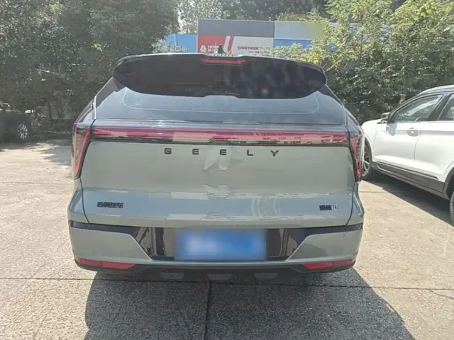 Geely Boyue L — Фото автомобиля 5